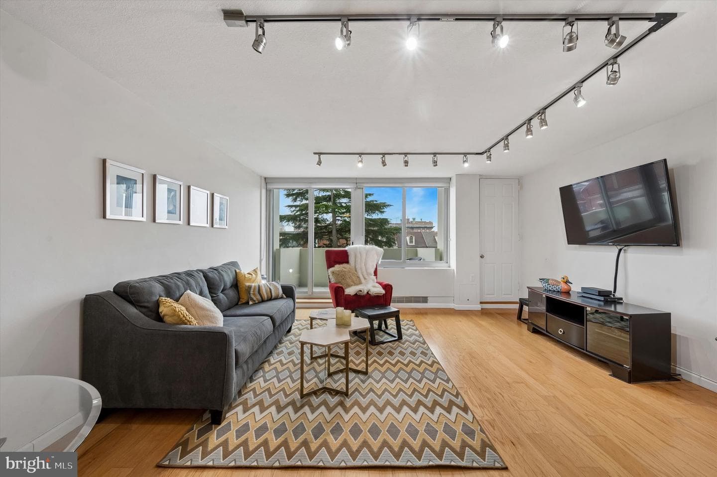 604 S Washington Square #309 photo 2