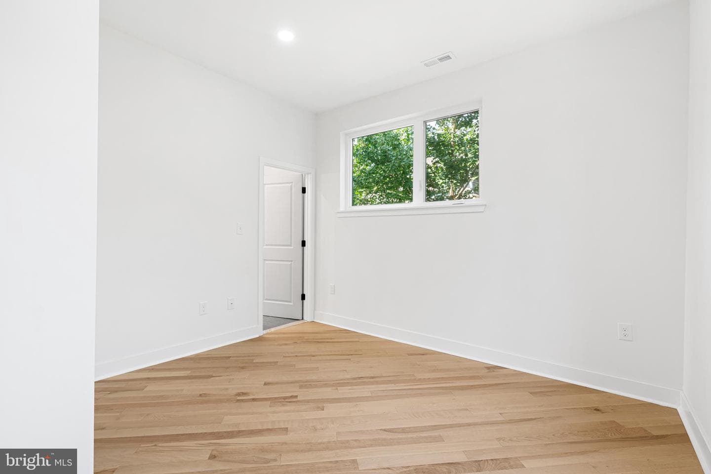 1021 S Saint Bernard Street photo 12