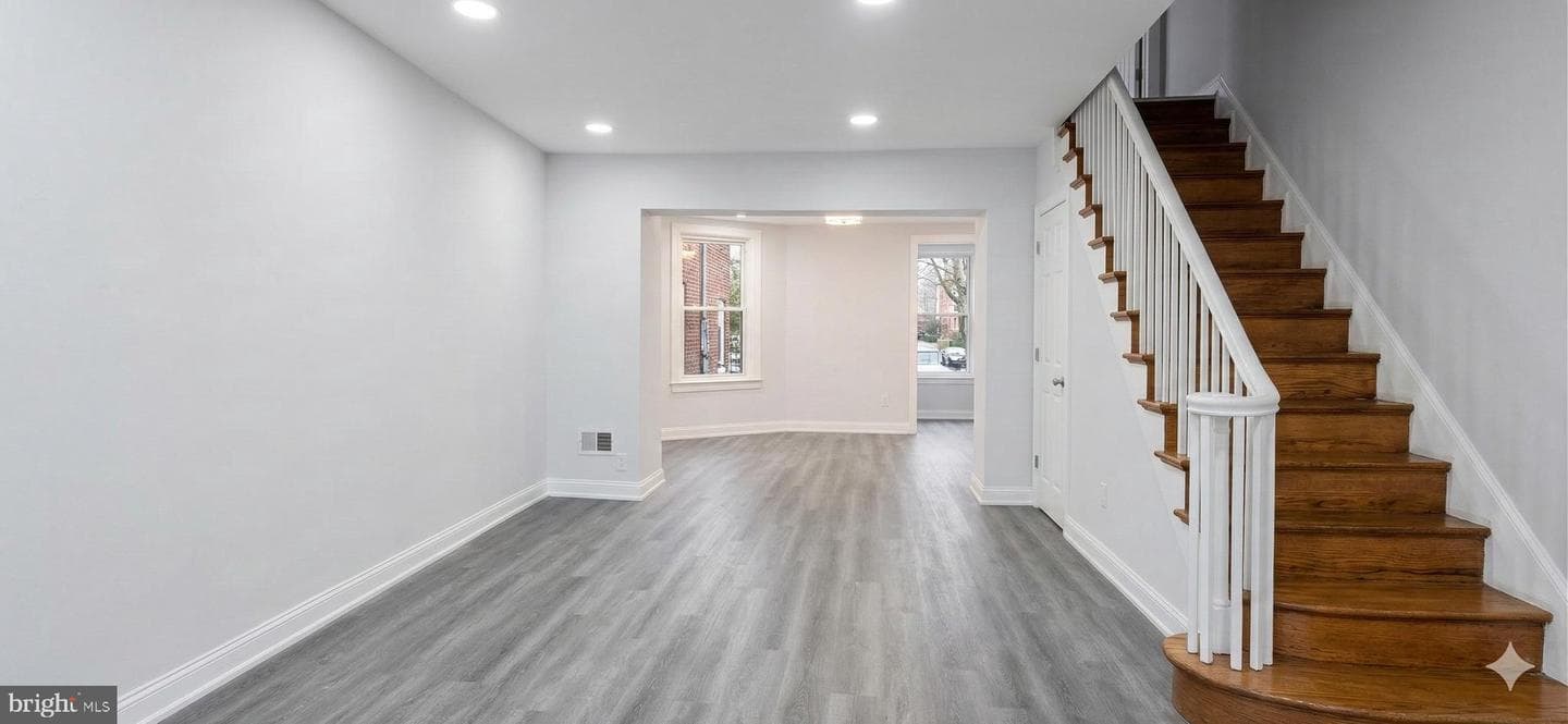 5240 E Roosevelt Boulevard photo 3