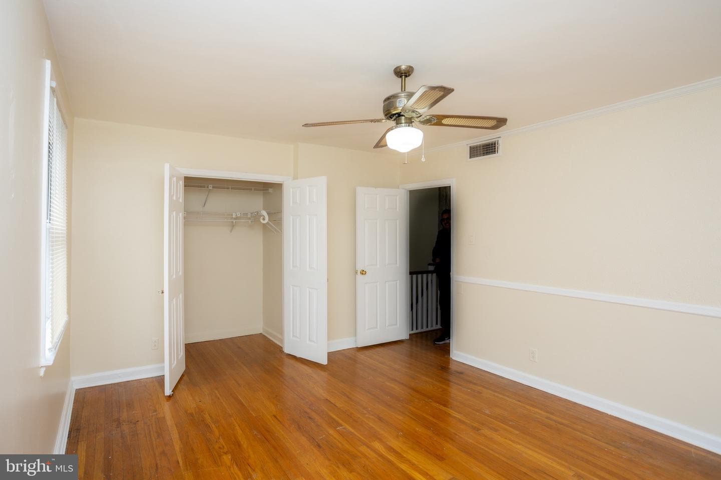 6911 Oxford Avenue photo 13