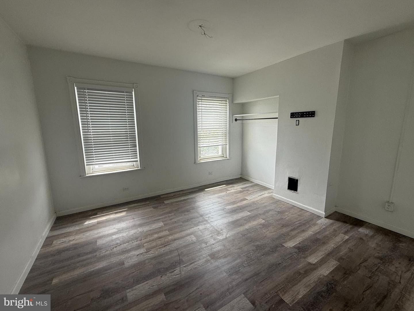 819 E Russell Street photo 4