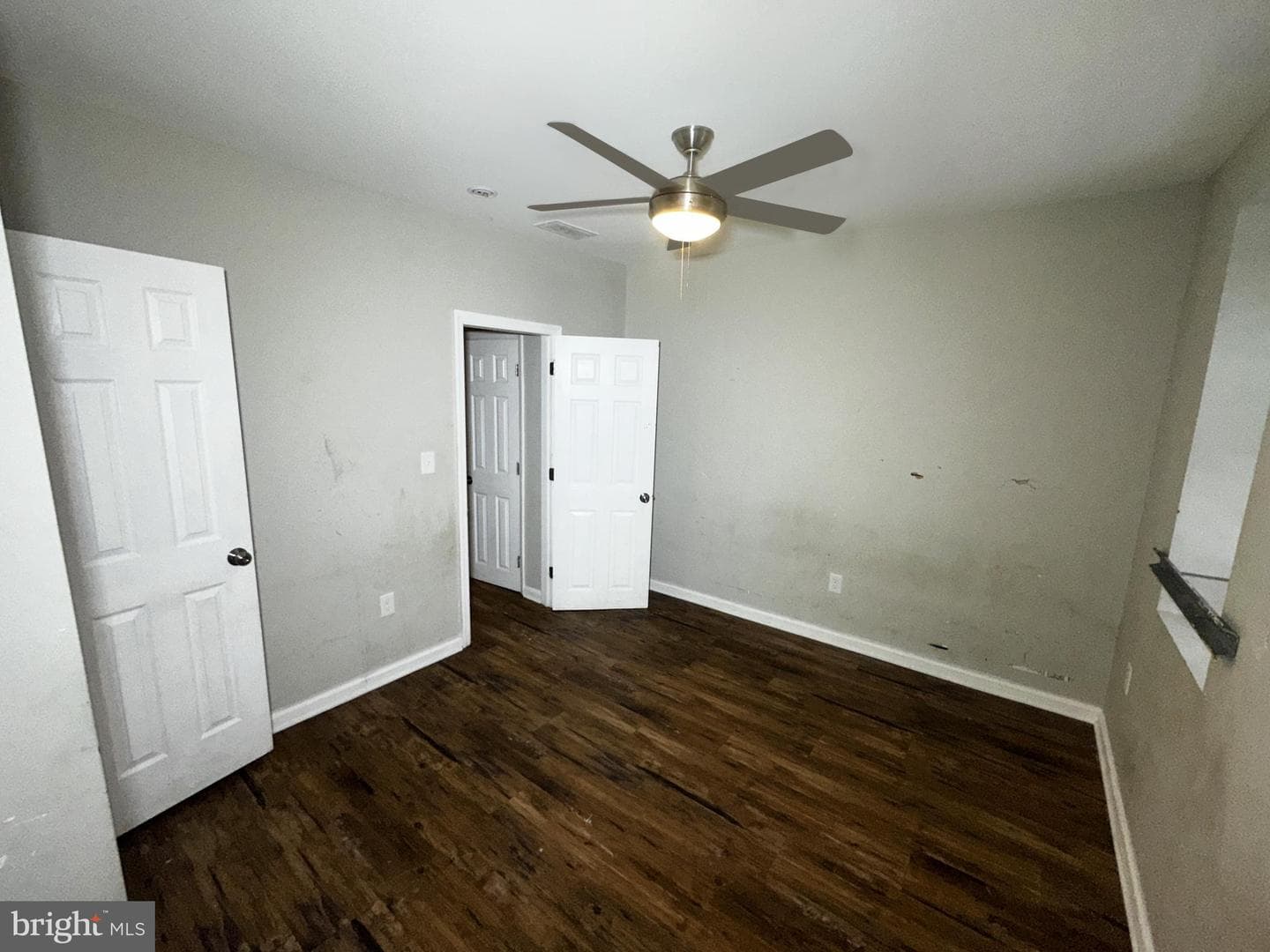 4661 James Street photo 14