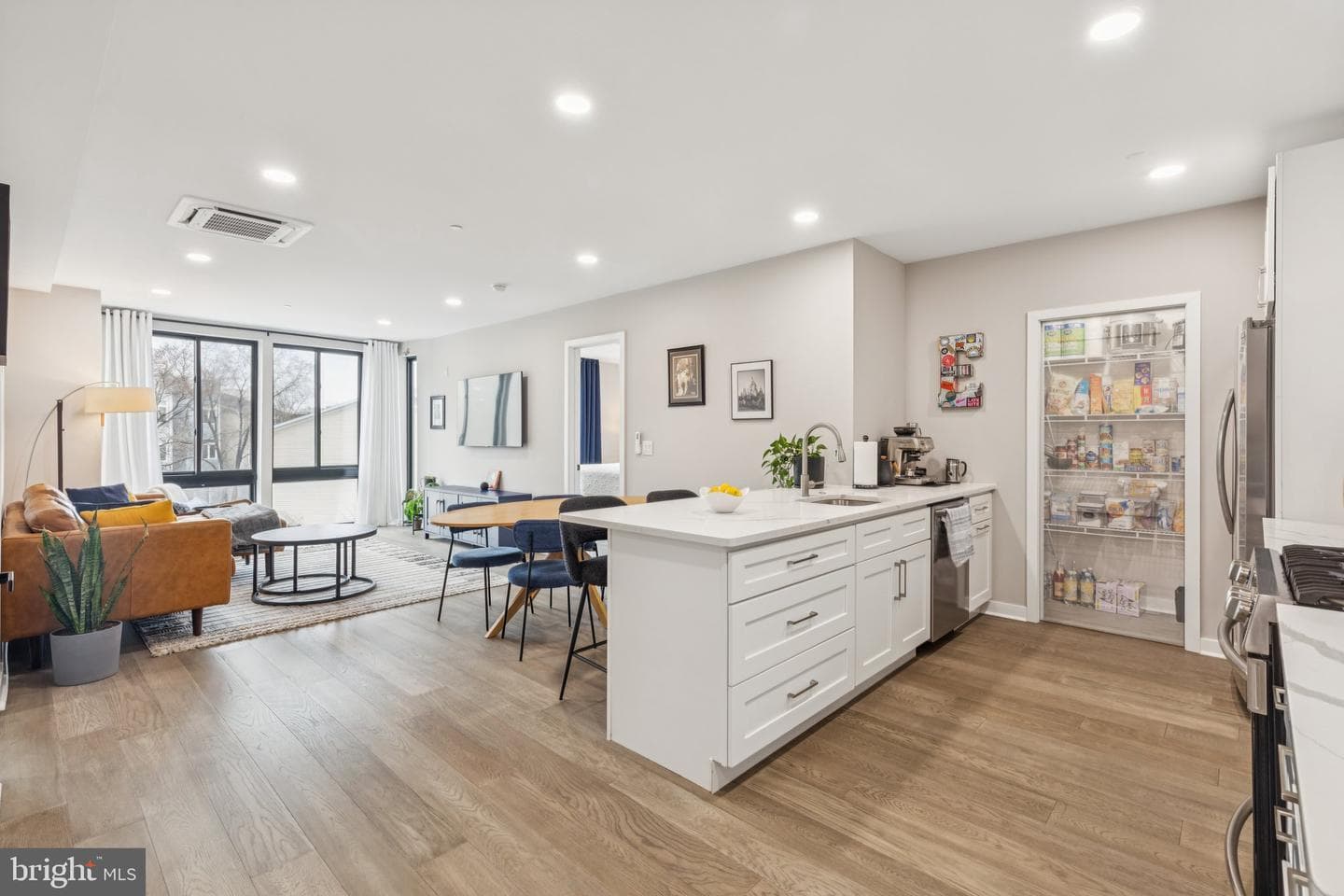 1648-50 Ridge Avenue #301 photo 5