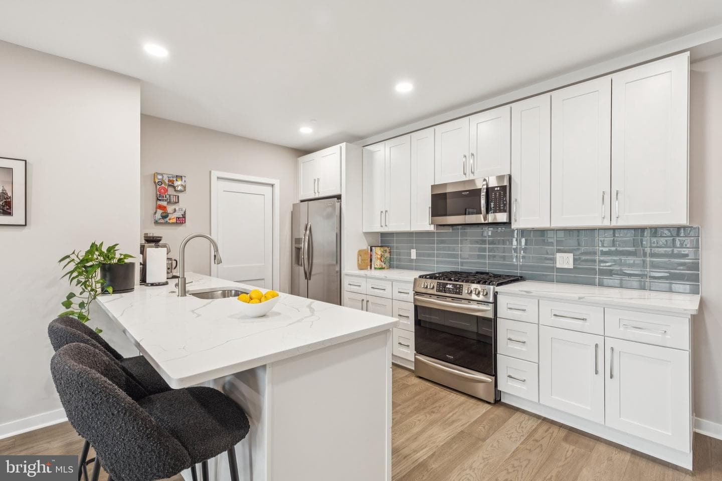 1648-50 Ridge Avenue #301 photo 9