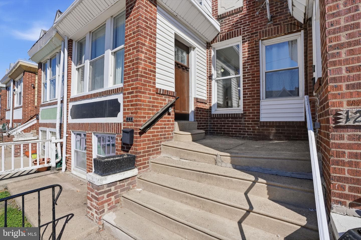1233 E Cheltenham Avenue photo 4