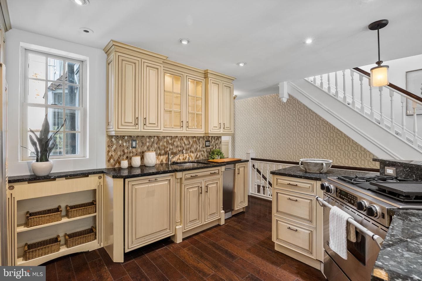 129 Bainbridge Street photo 18