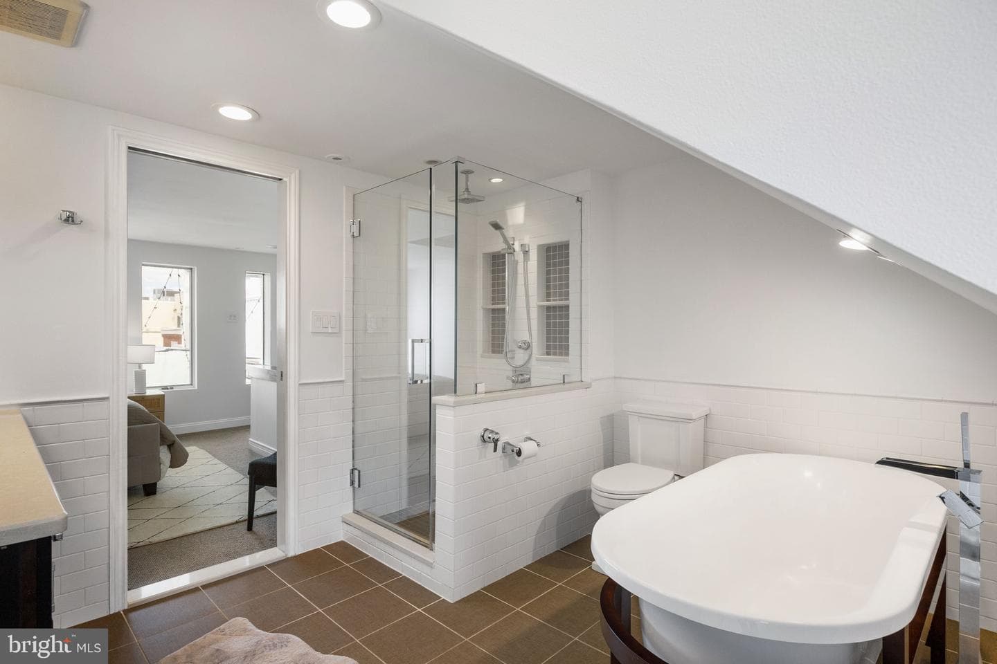 129 Bainbridge Street photo 40