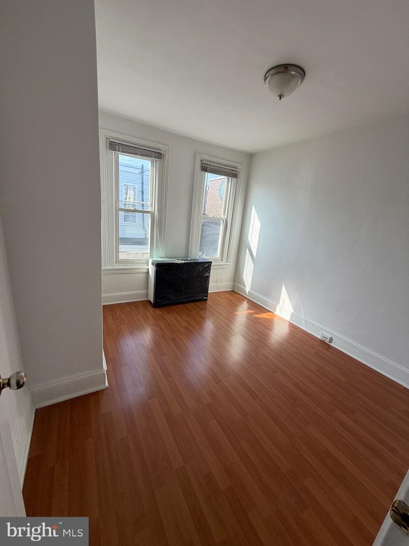 1828 Dudley Street photo 5