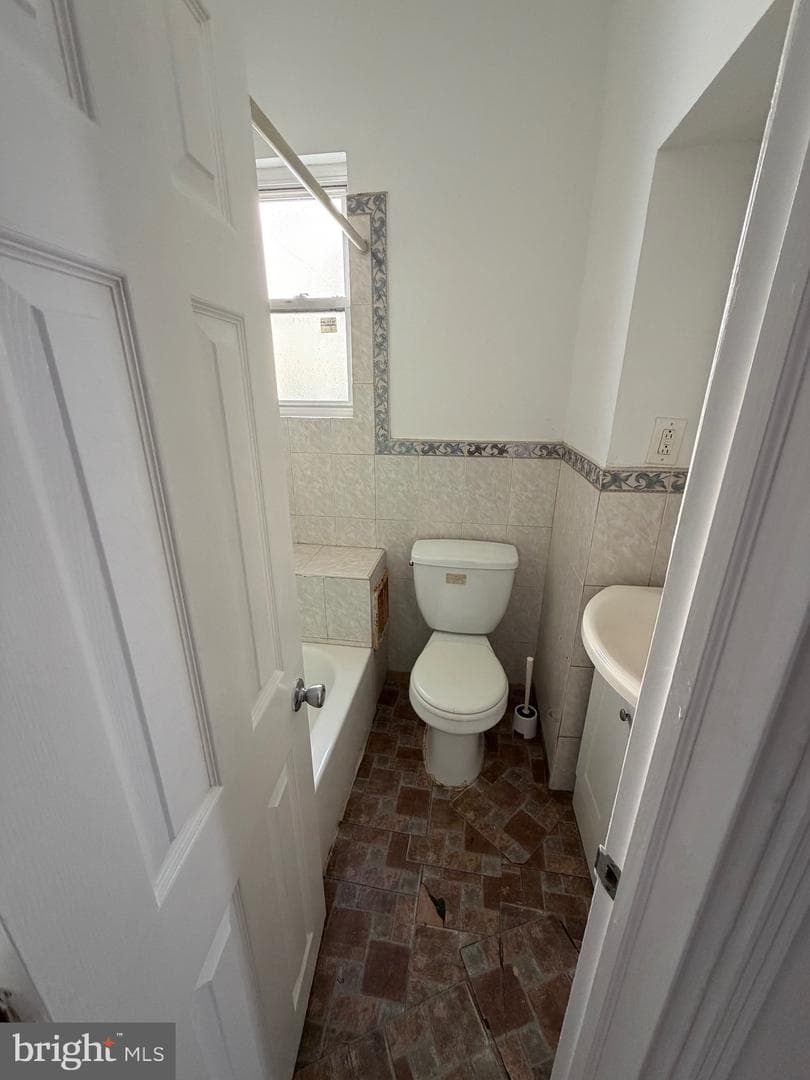 1828 Dudley Street photo 6