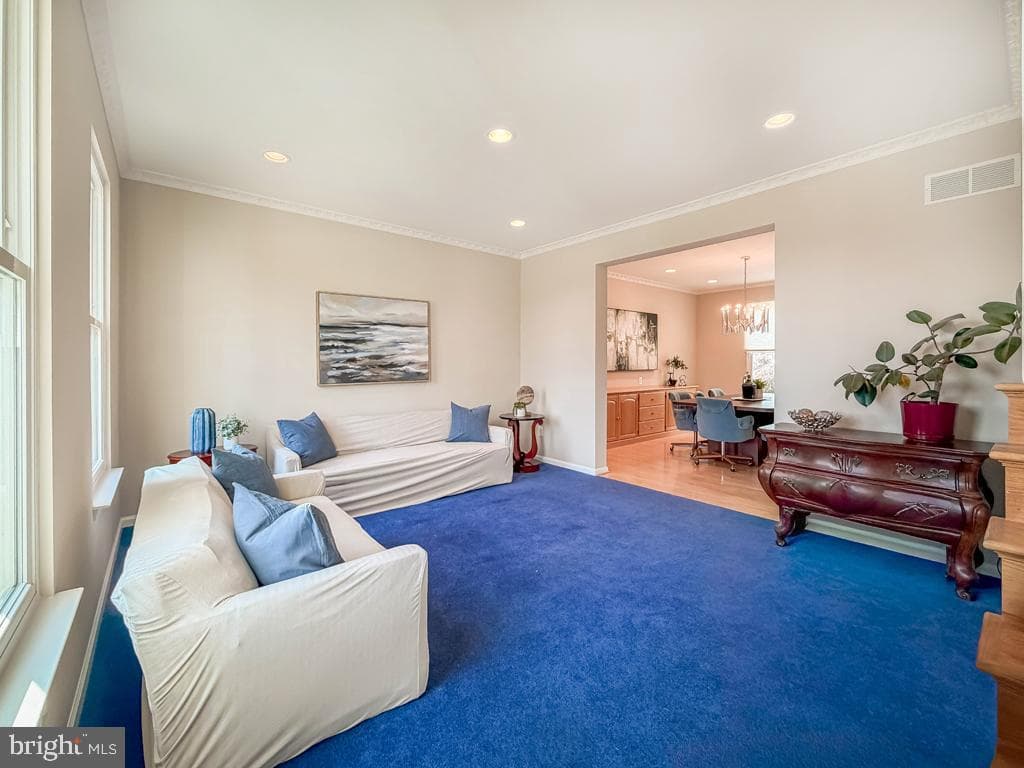 838 Gina Drive photo 6