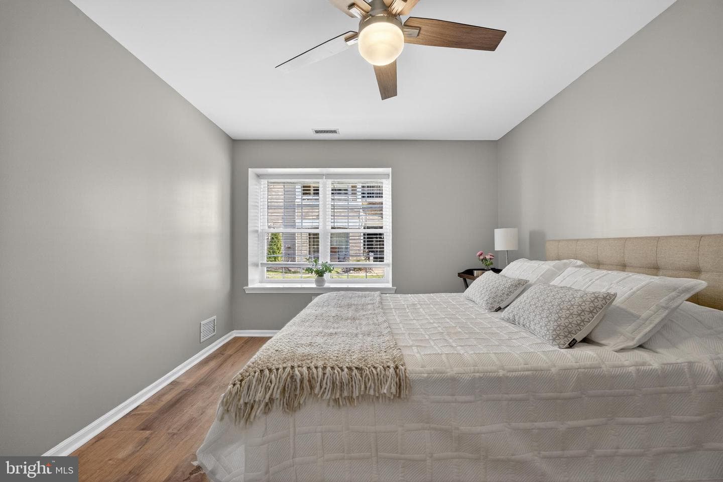 71101 Delaire Landing Road #101 photo 21