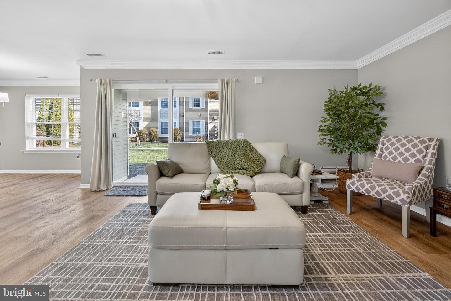 71101 Delaire Landing Road #101 photo 5
