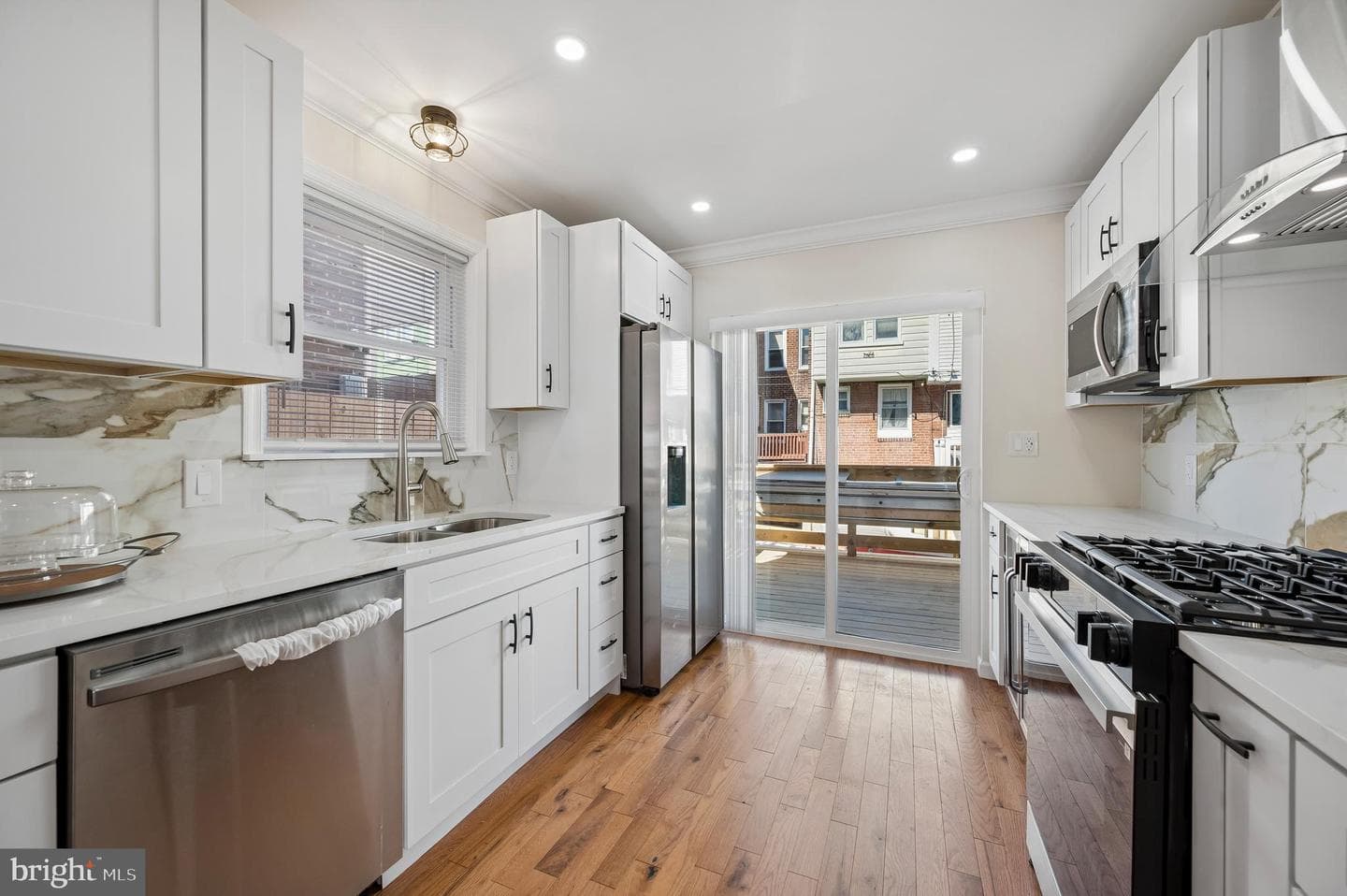 5753 Haddington Street photo 10