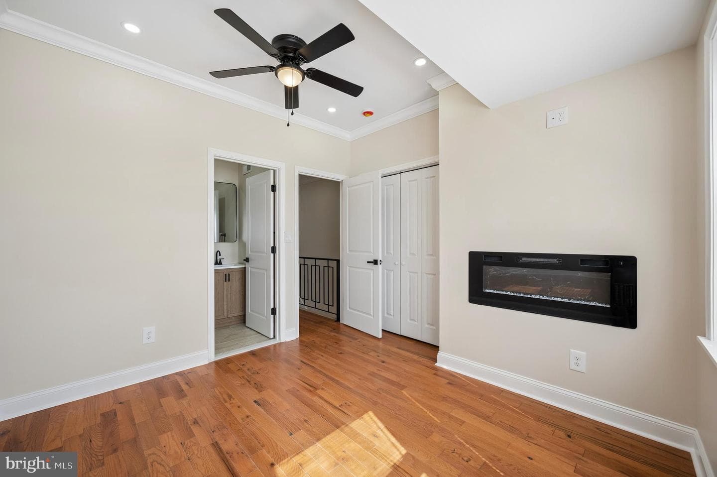5753 Haddington Street photo 14