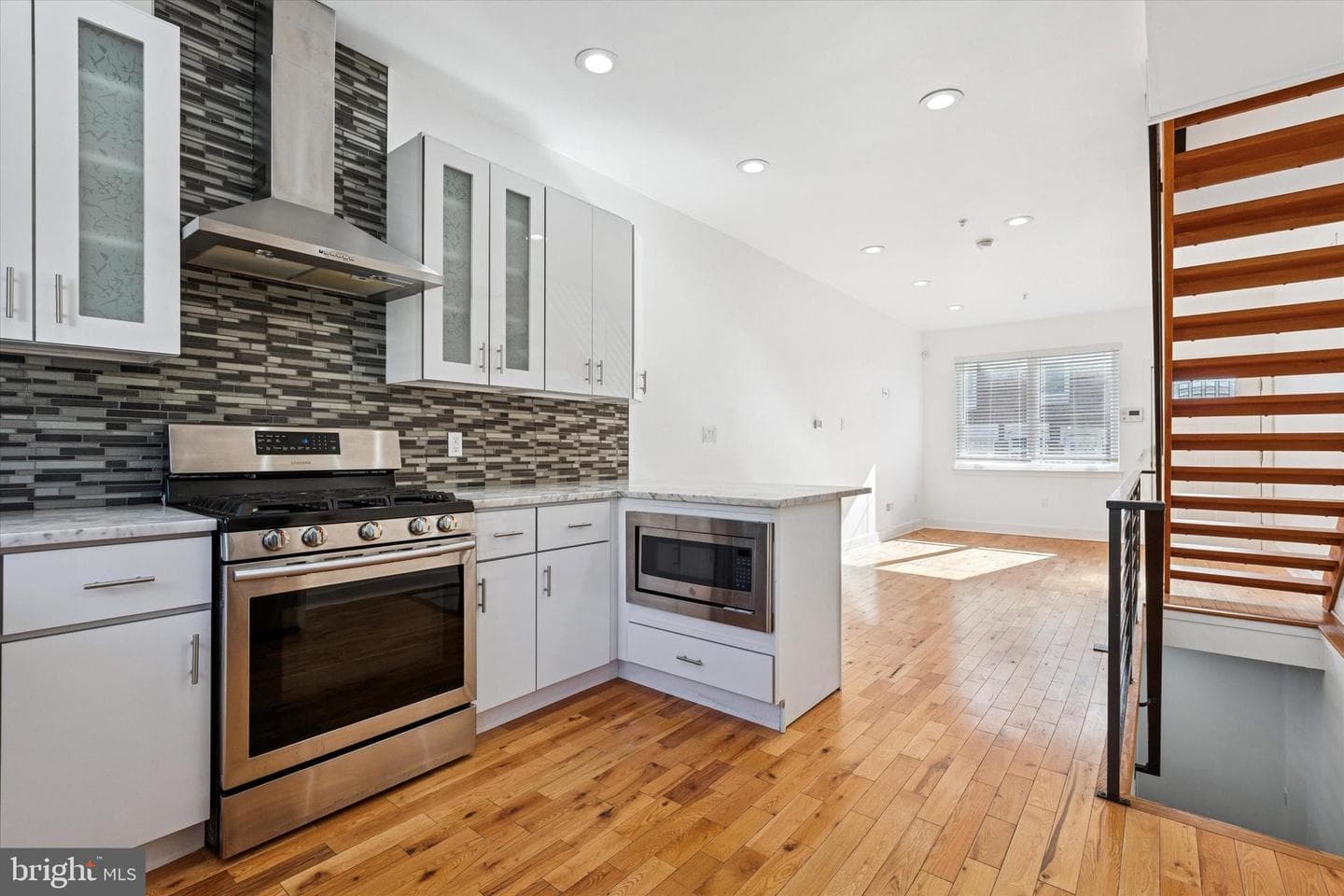 2127 Cross Street photo 9