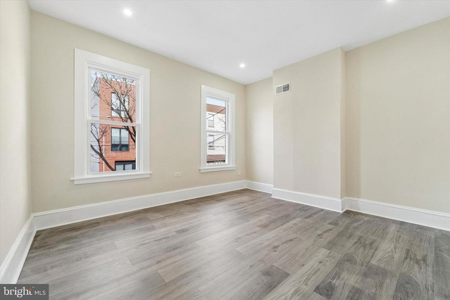 1921 N Hancock Street photo 17