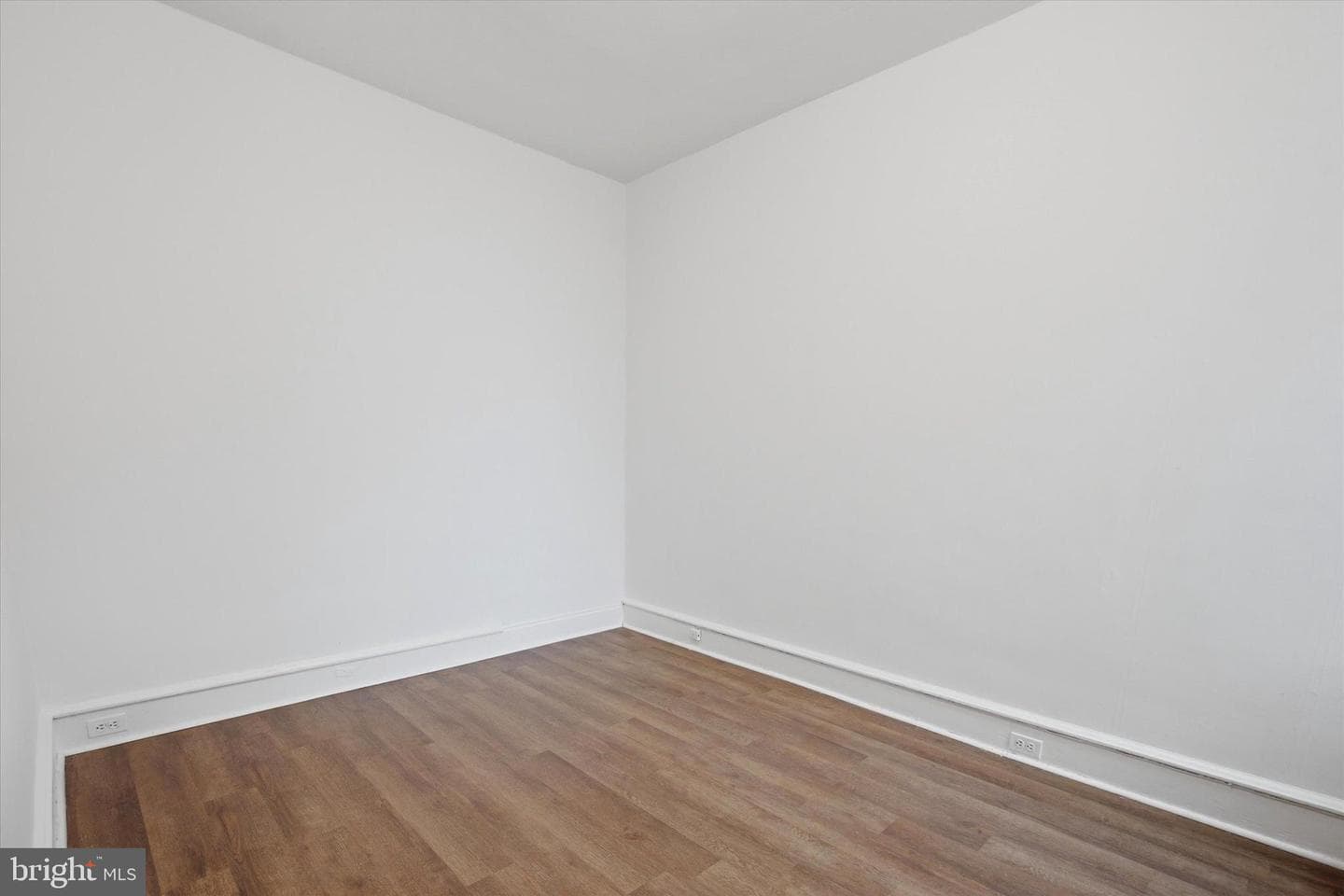 227 W Rockland Street photo 28