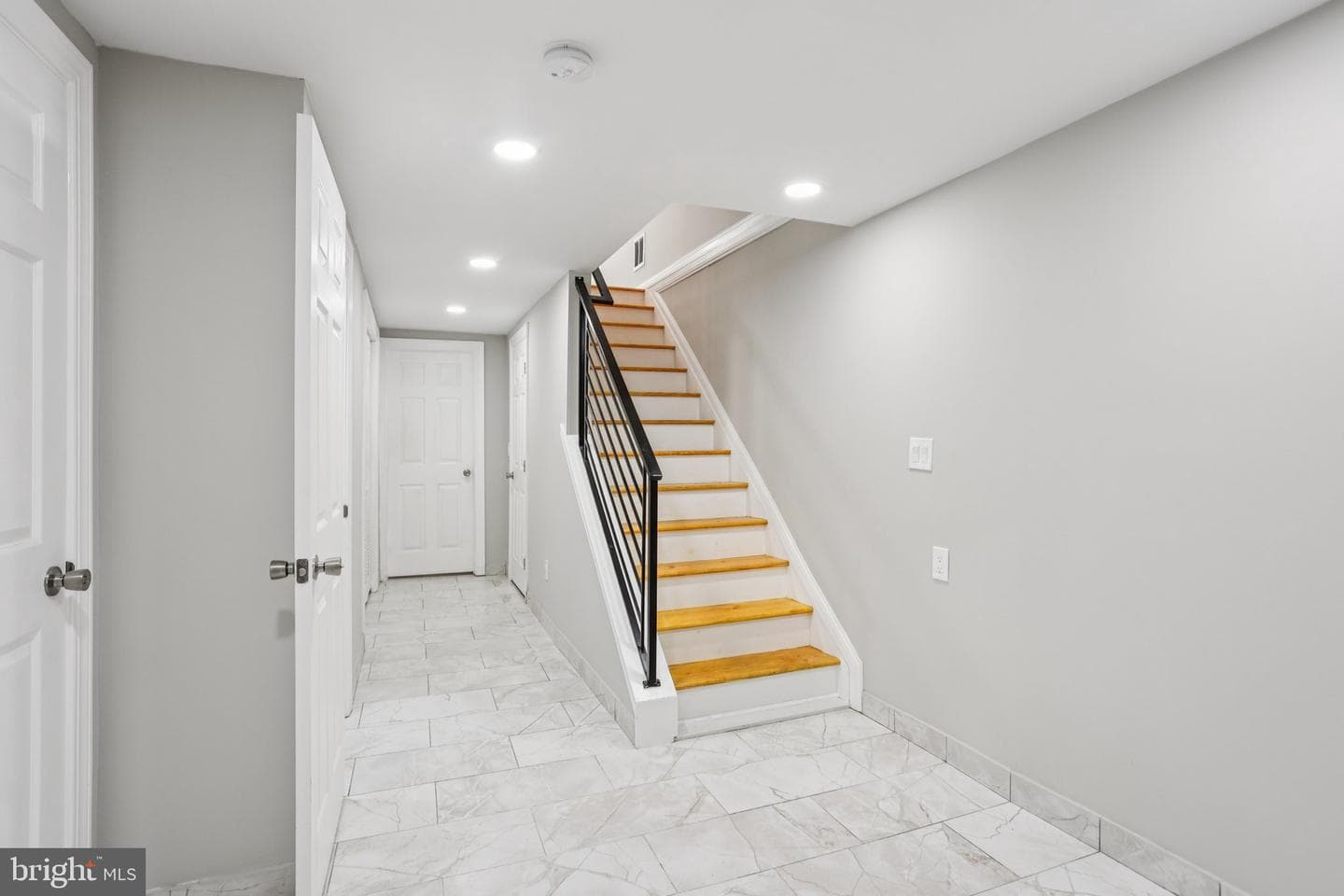 2225 N Waterloo Street photo 19