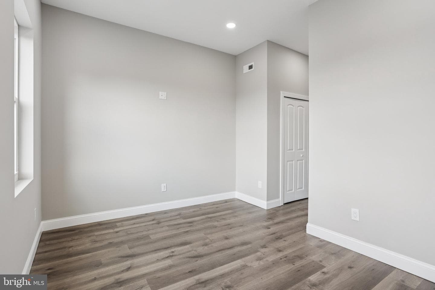 2225 N Waterloo Street photo 26