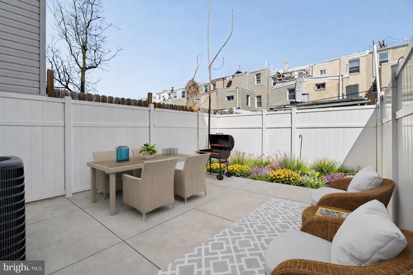 2039 E Hazzard Street photo 17