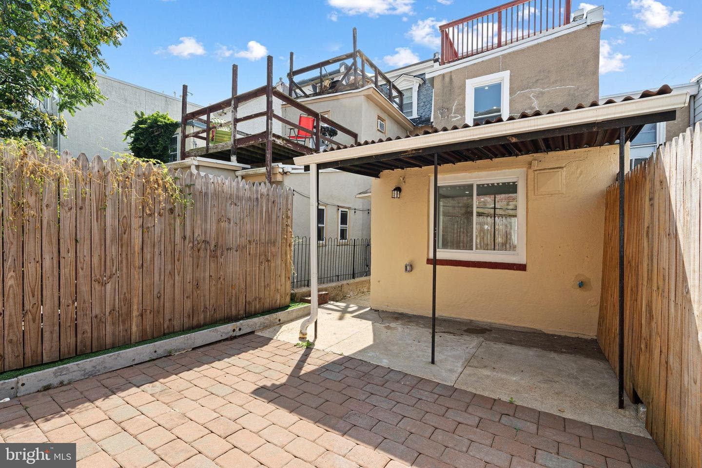 104 Seville Street photo 25