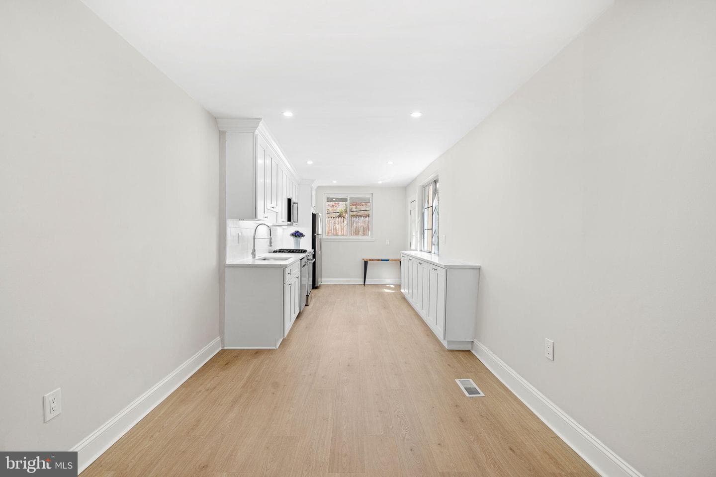 104 Seville Street photo 9