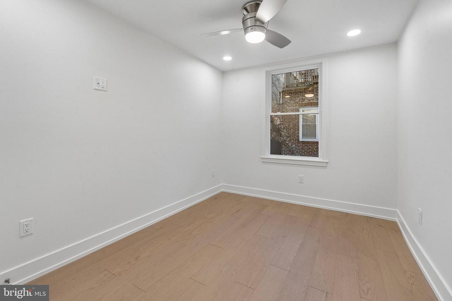 1435 S Clarion Street photo 19