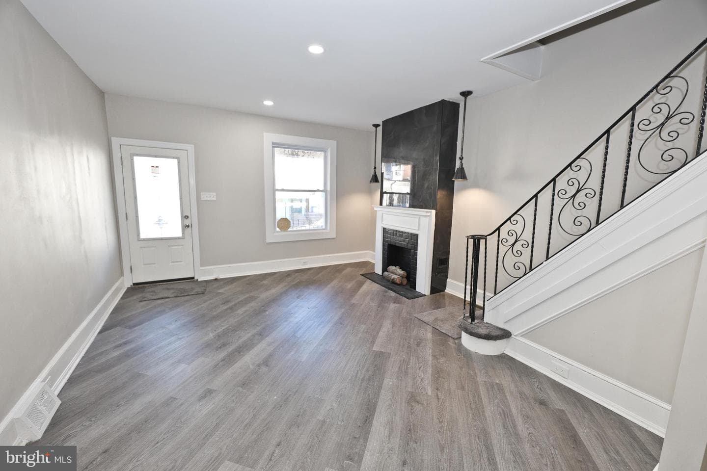 5836 Pemberton Street photo 20