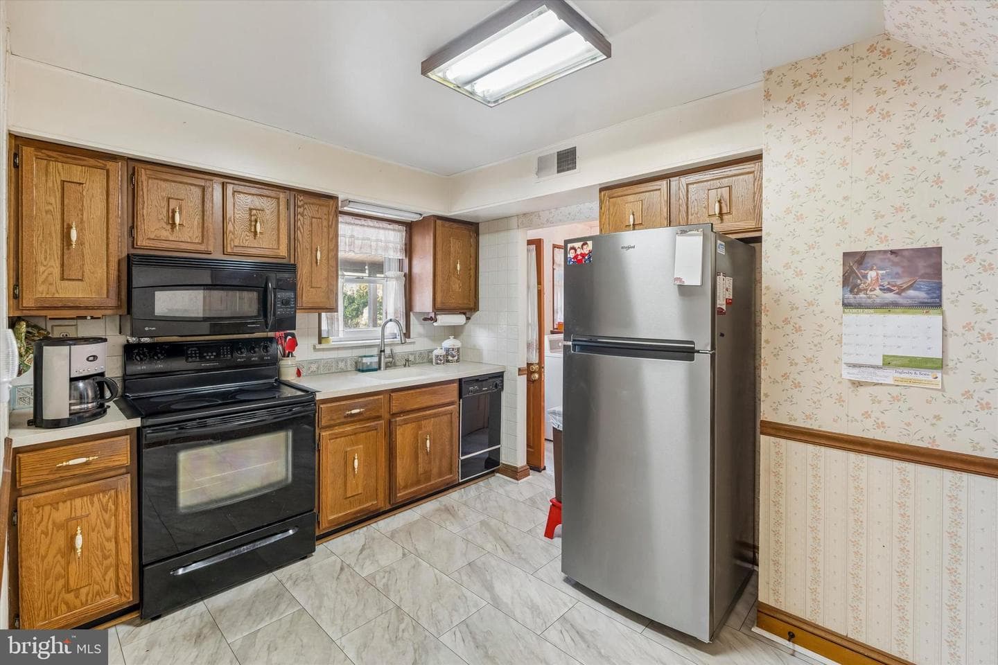 478 Aurania Street photo 12