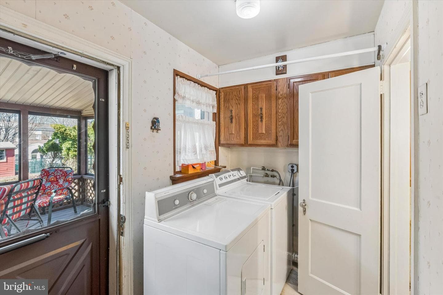 478 Aurania Street photo 17