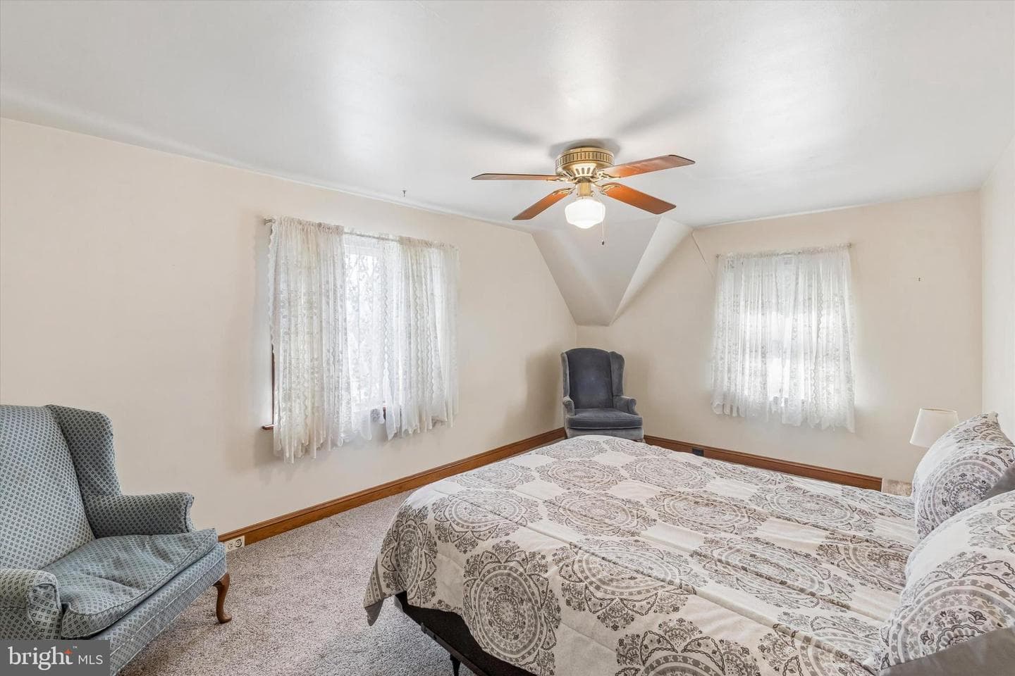 478 Aurania Street photo 23