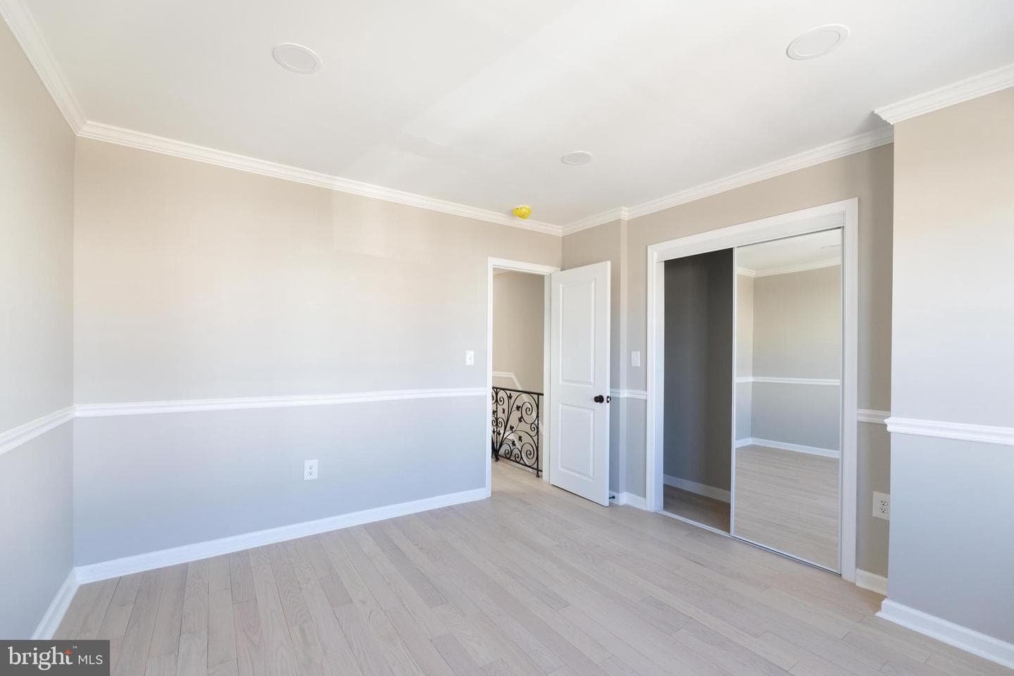 7732 Temple Road photo 10