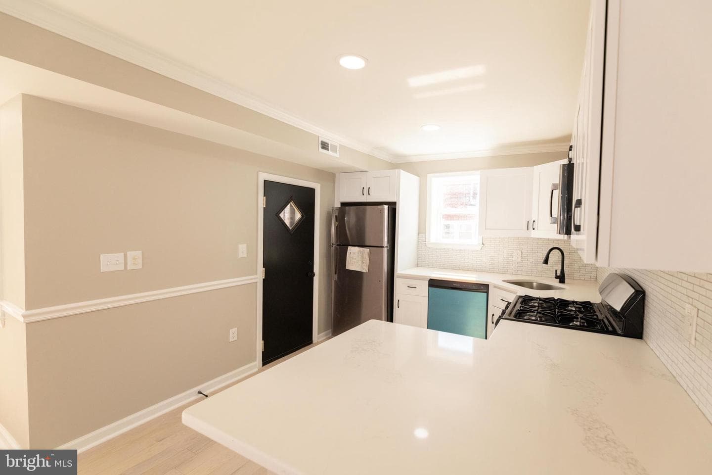 7732 Temple Road photo 4