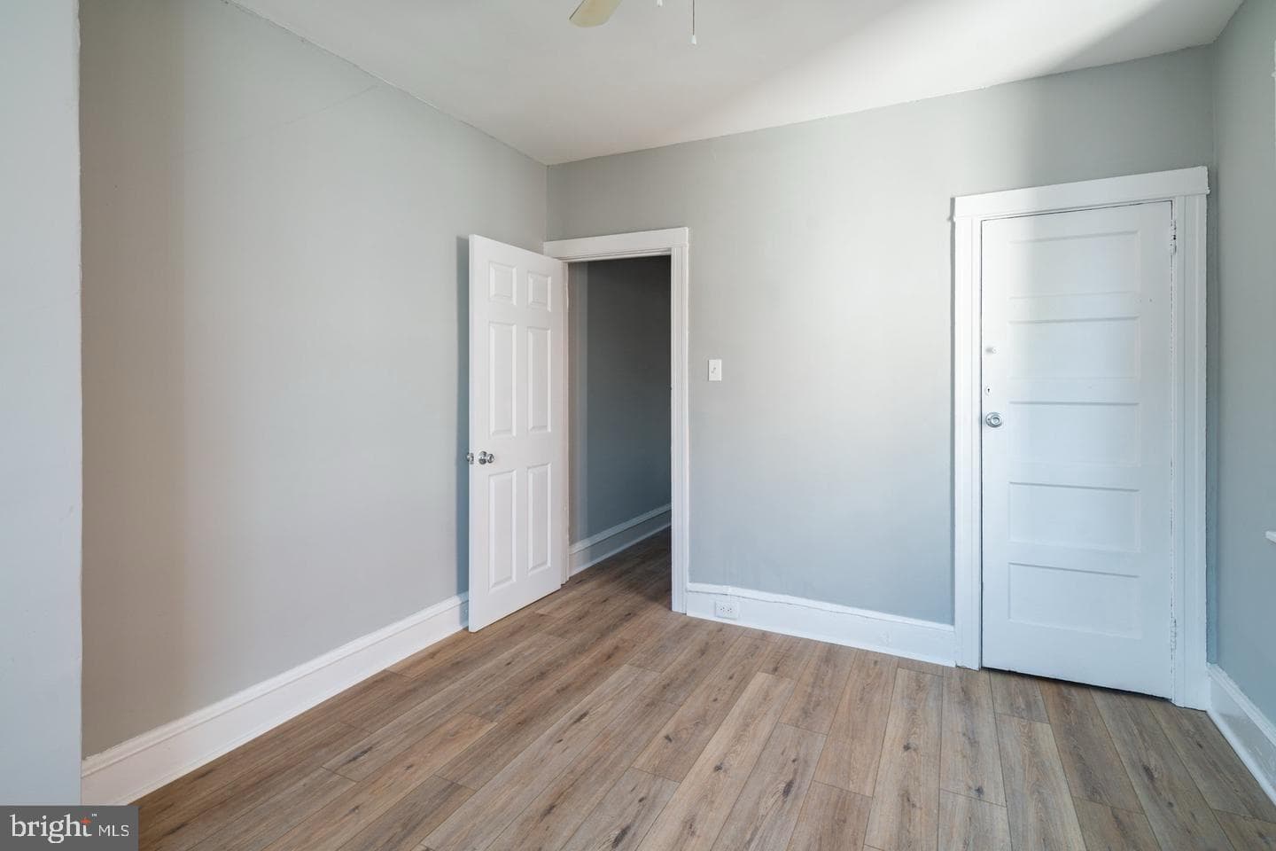 2271 E Cambria Street photo 8