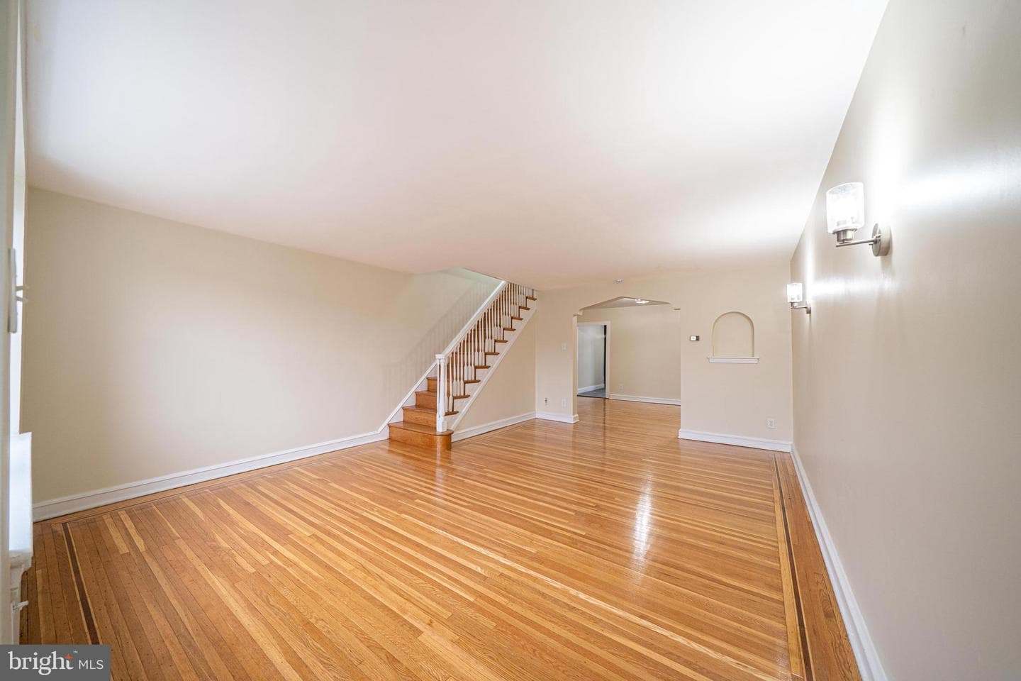 423 Alcott Street photo 4