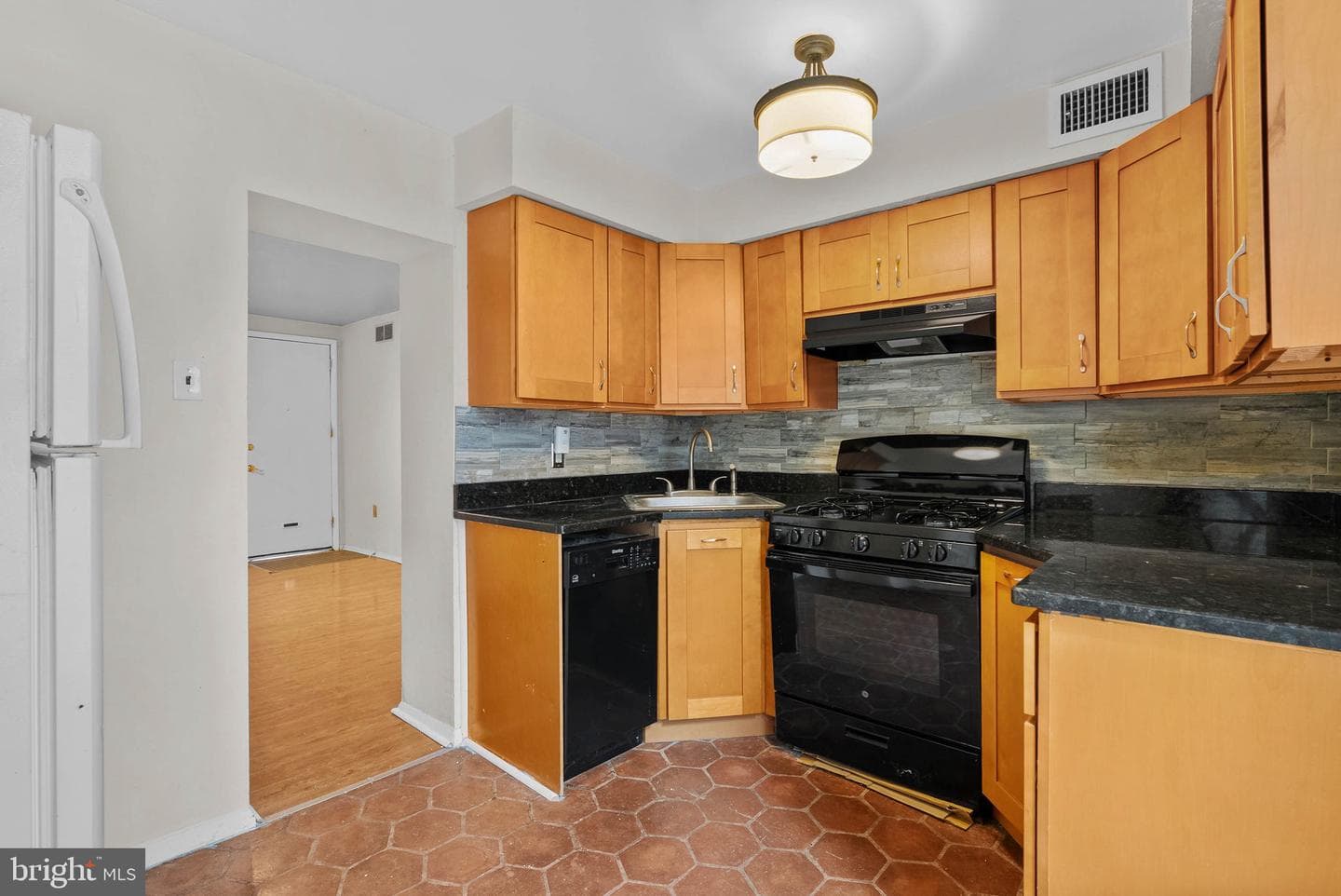 769 S Sheridan Street photo 9