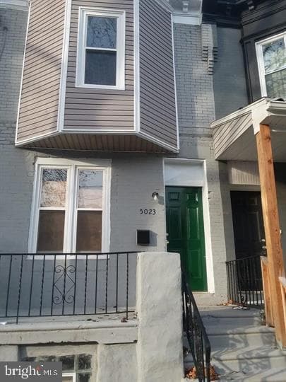 5023 Parrish St photo 1
