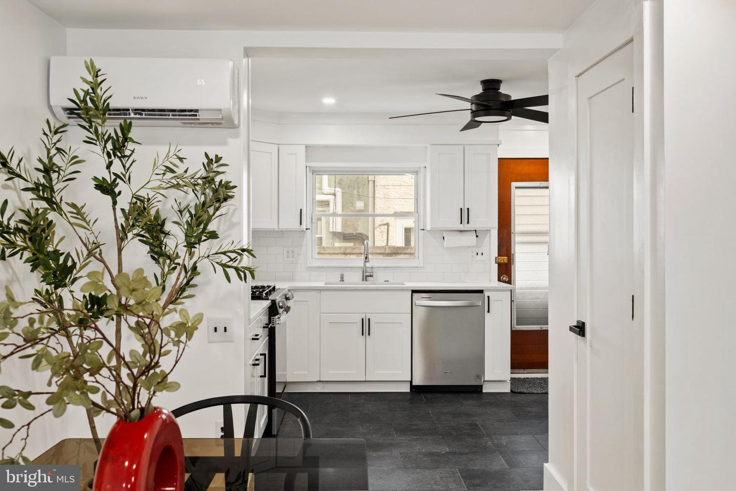 1015 Watkins Street photo 11