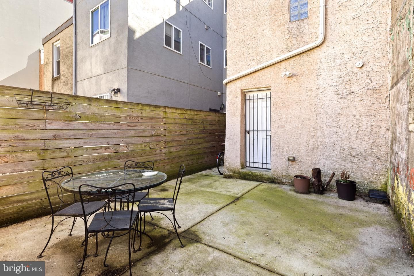 1609 W Stiles Street photo 11