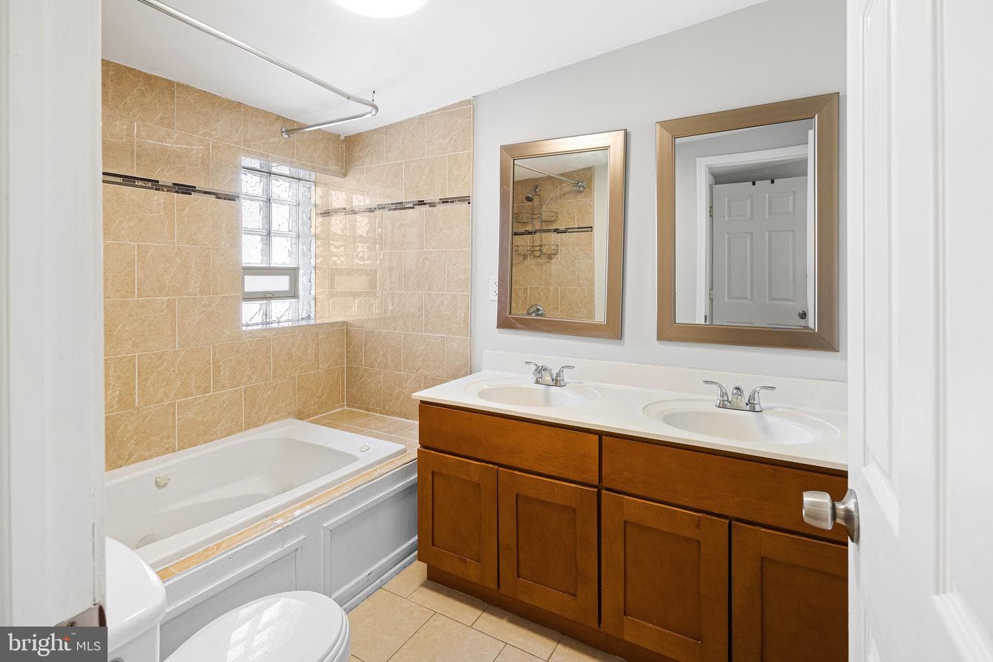 1609 W Stiles Street photo 14