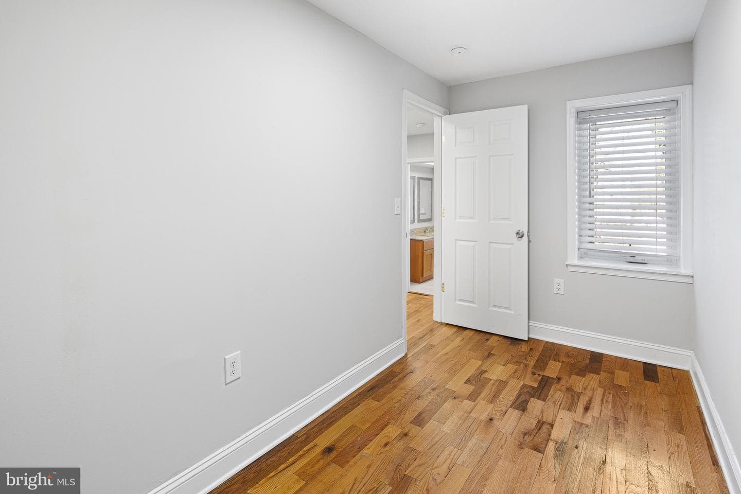 1609 W Stiles Street photo 19