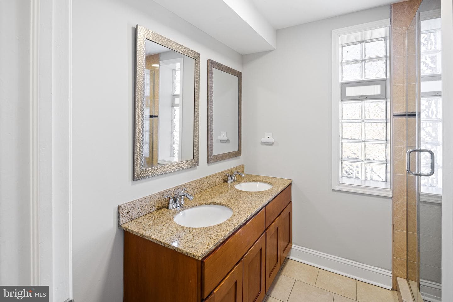 1609 W Stiles Street photo 22