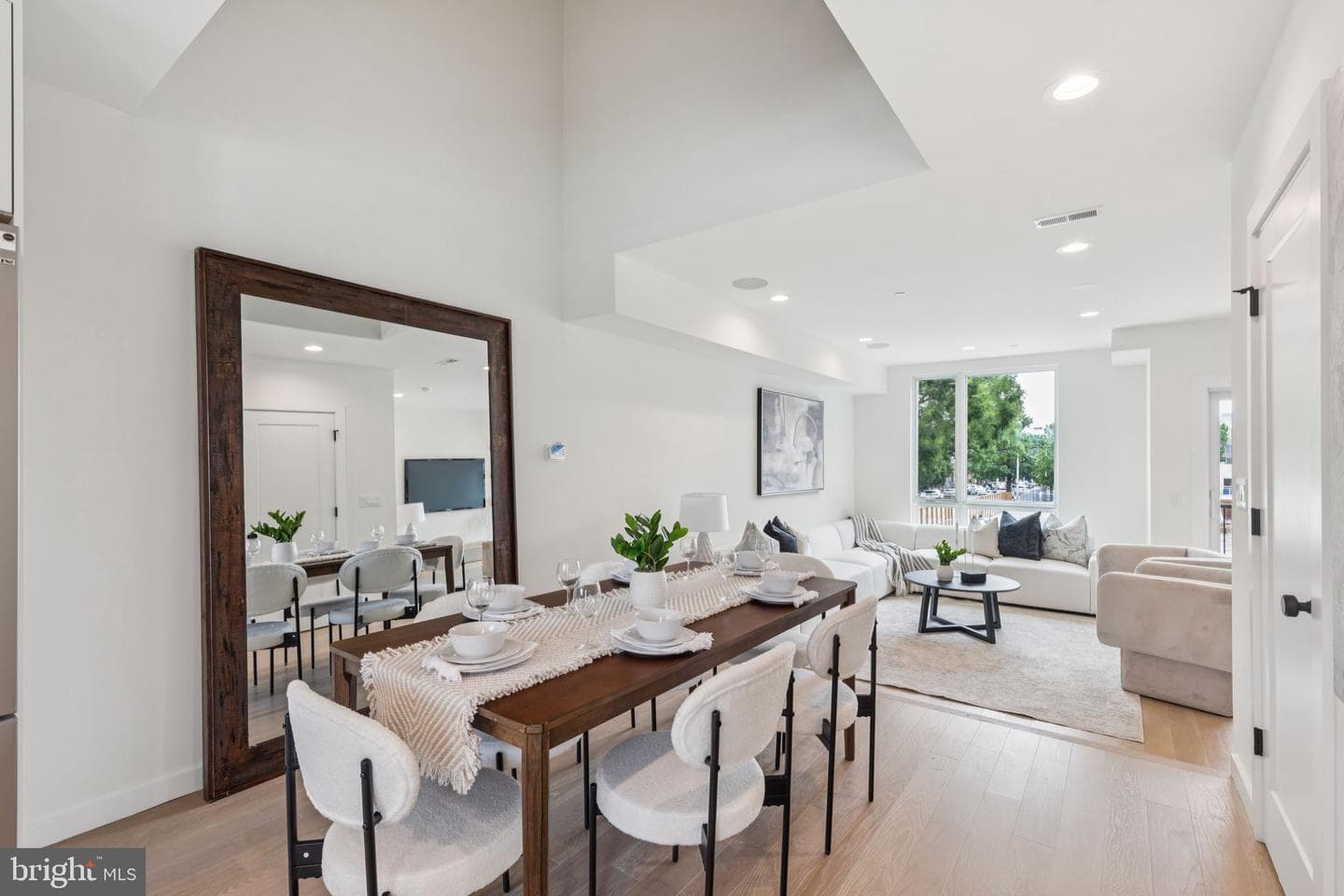 610 Brenna Walk photo 23