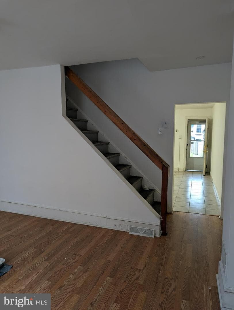 3450 Sunnyside Avenue photo 4