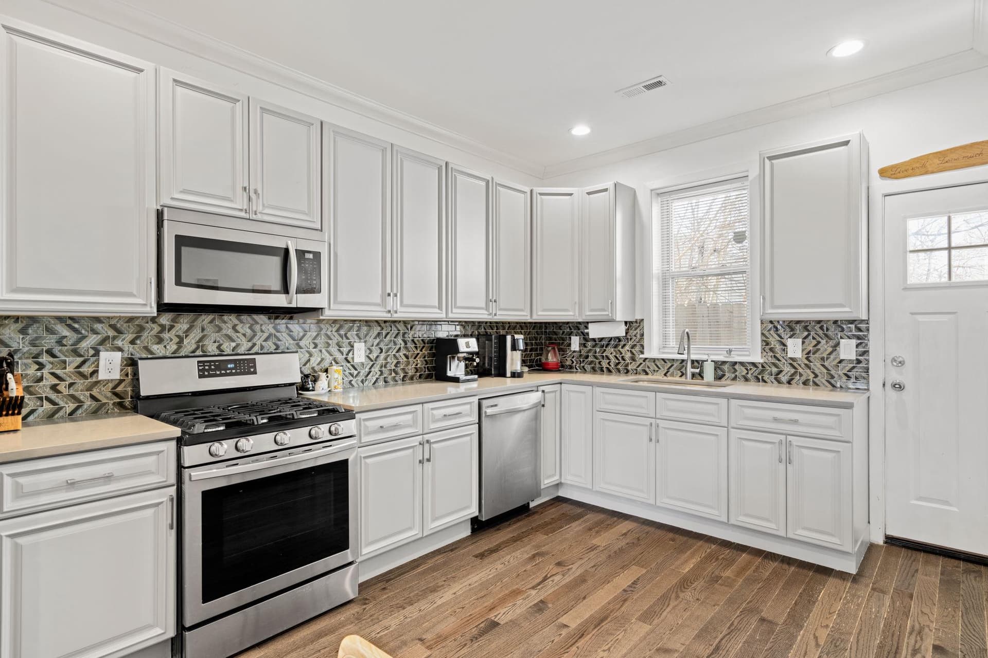 2924 Wharton Street photo 9
