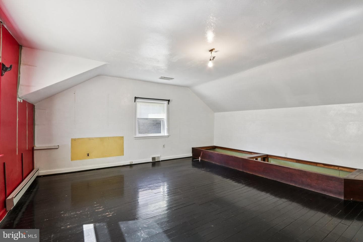 605 Arbutus Street photo 35