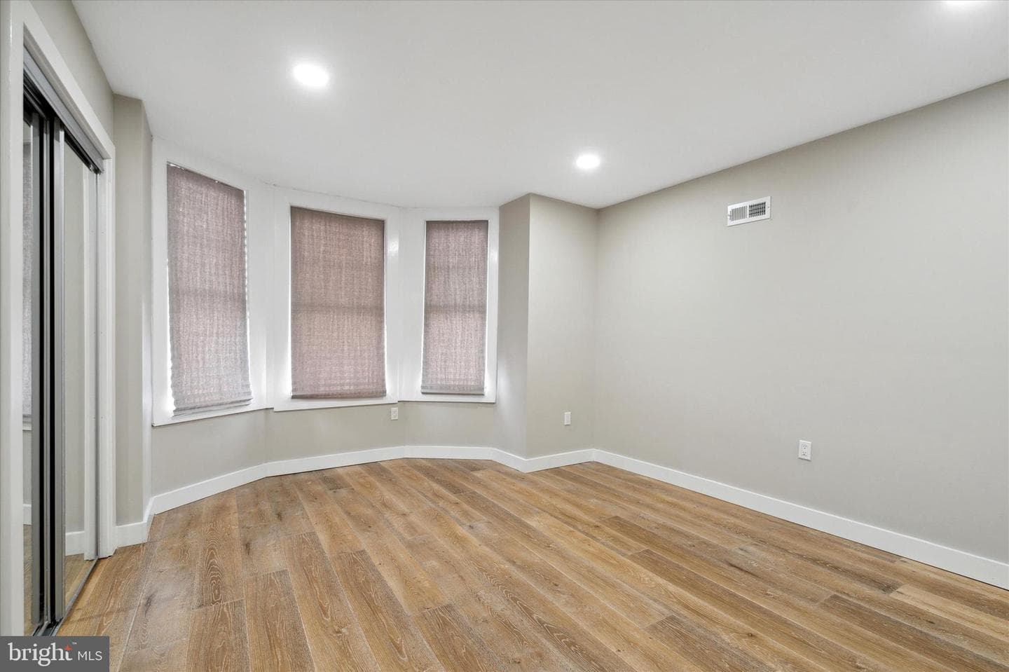5428 Trinity Street photo 17