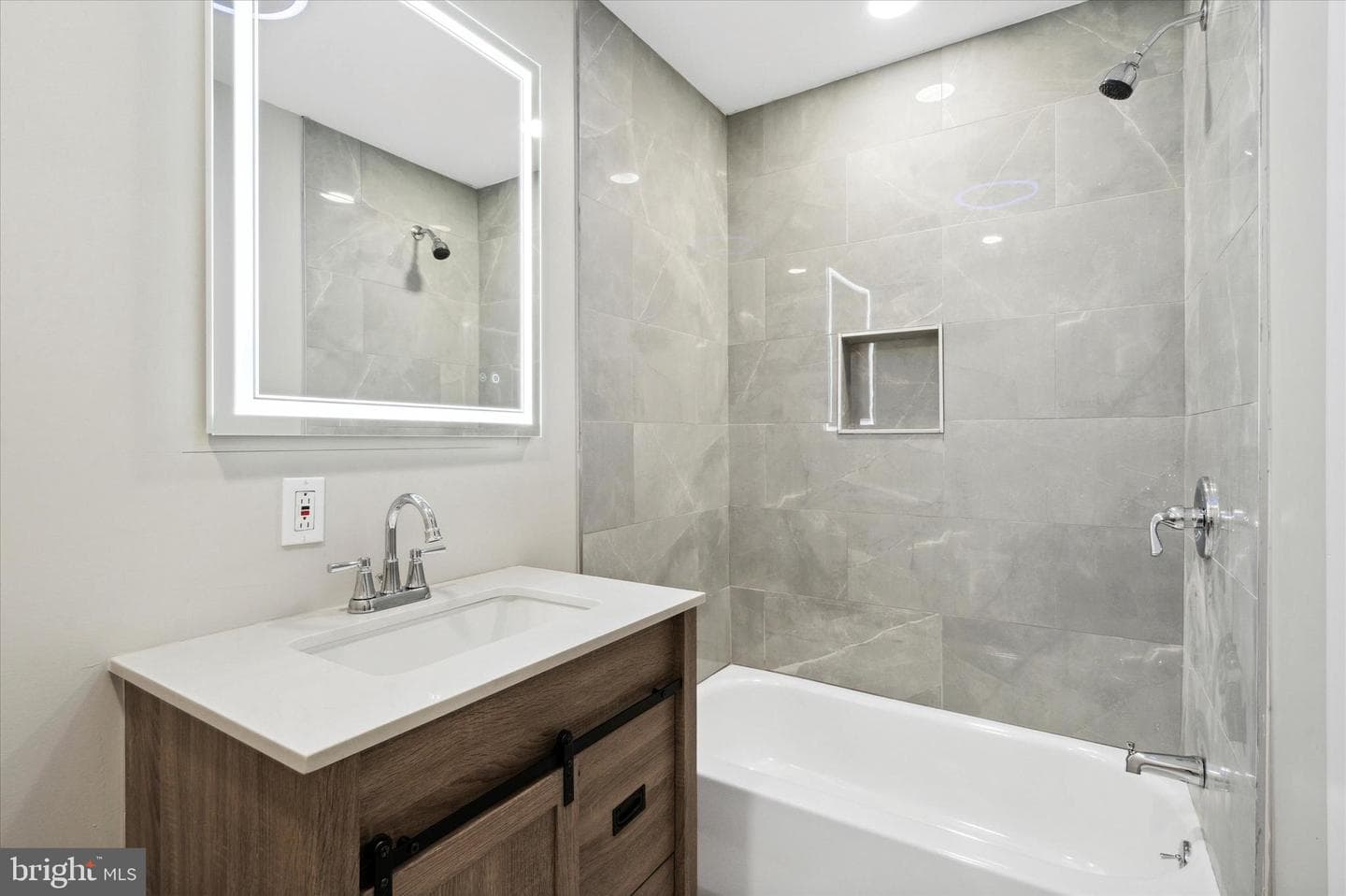 5428 Trinity Street photo 20