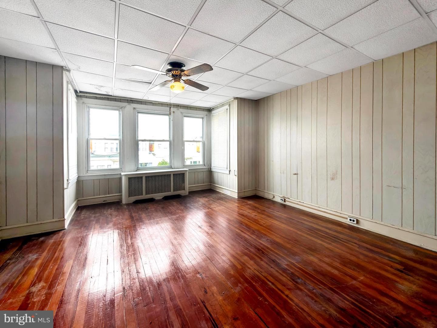 6144 Catharine Street photo 10