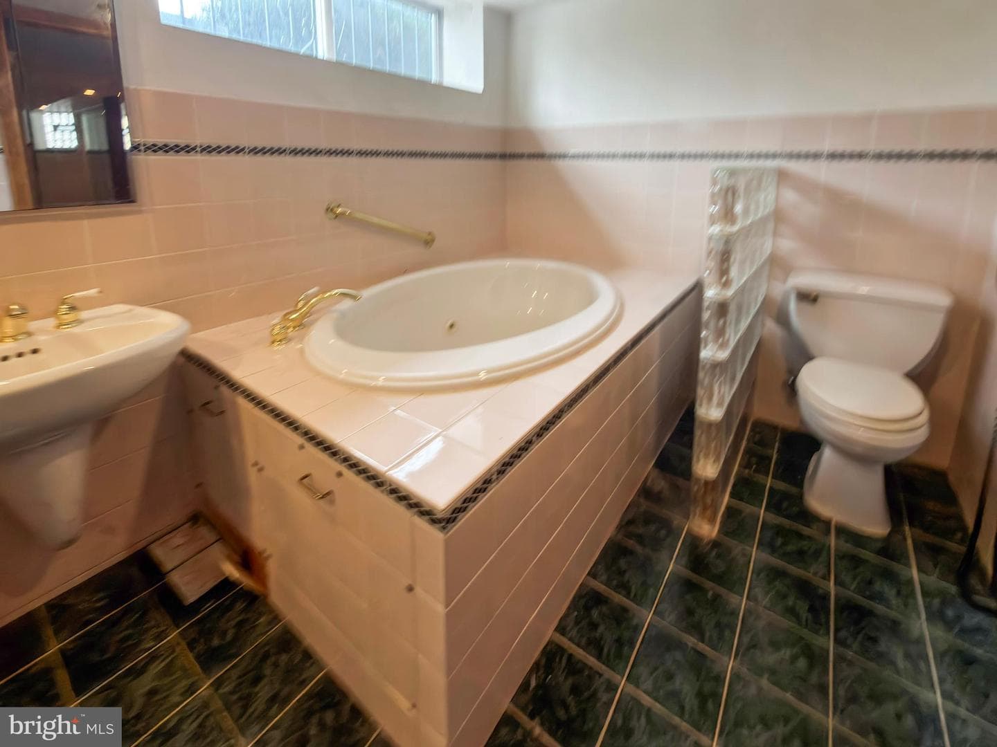 6144 Catharine Street photo 22